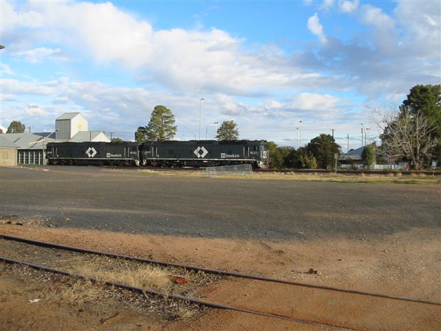 
National Rail locos BL 27 and BL33 in SteelLink livery sit in the Narromine
yard.

