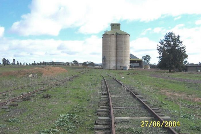 
The main line and loop siding, looking in the direction of Eugowra.
The mound of the left may be the remains of the station.

