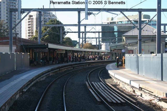 The view looking along platforms 1 and 2 towards Sydney.