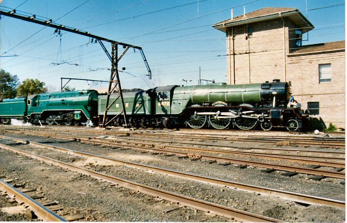 3801 and 4472 Flying Scotsman at Penrith during the  1988 bi-centennial. Taken from the western end looking east toward Sydney with the signal box at the back.