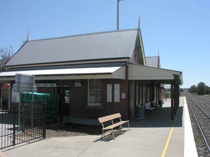 
The station building has been re-used as an arts and craft shop.
