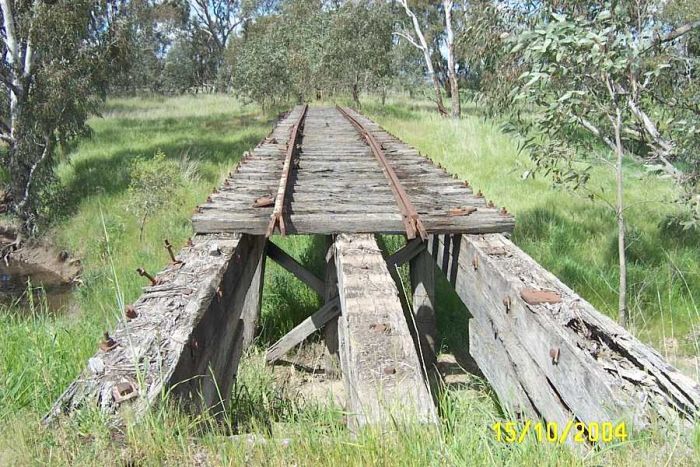 
The deck view of the bridge over Willow Tree Creek, on the Holbrook side of
the station.
