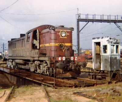 4002 sits on the turntable at Eveleigh.