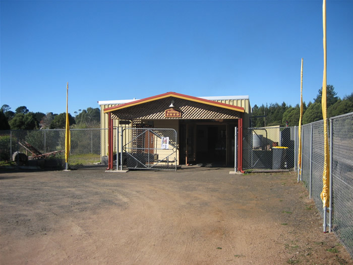 The old Fettlers Shed is now an Art and Craft shop.