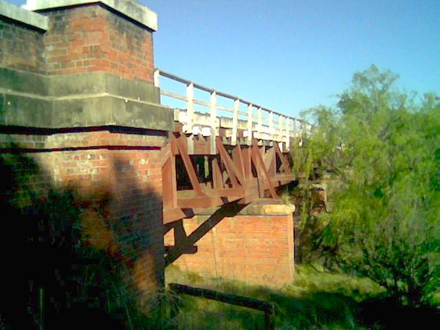 The nearby viaduct over Sunnyside creek.