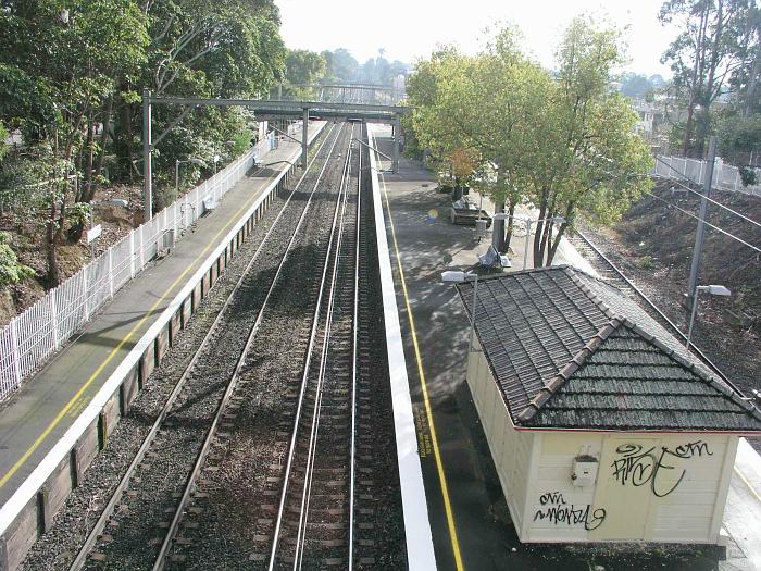 
The view looking down along platforms 3, 2 and 1.
