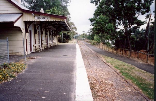 
The view looking down along the platform.
