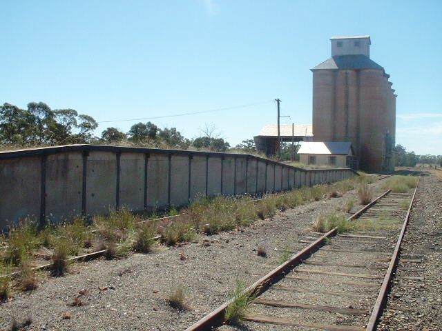 
The loading bank and silos. The yard is largely untouched, with all sidings
still in existence.
