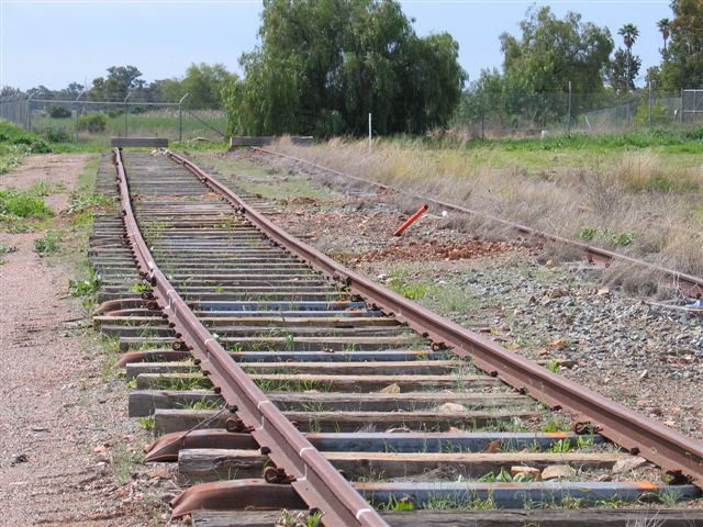 A pair of dead end sidings in the yard.