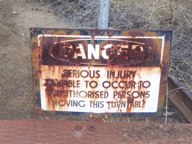 A safety notice attached to the turntable.
