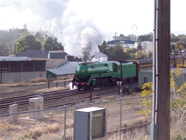 
Preserved locomotive 3801 is passing the remains of the Tumbarumba branch
(foreground) as it approached Wagga station.
