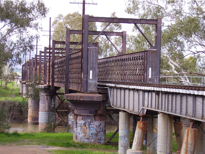 The southern portal of the bridge looking towards Sydney.