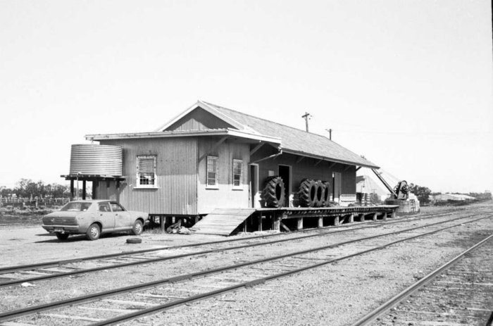 A view of the one-time goods shed, looking in the direction of Walgett. The shed is now gone, but the crane remains.