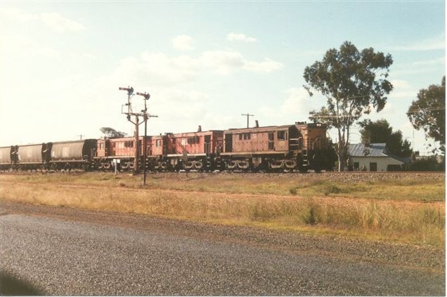 4809, 4823 and 4846 haul an up wheat train through West Wyalong.