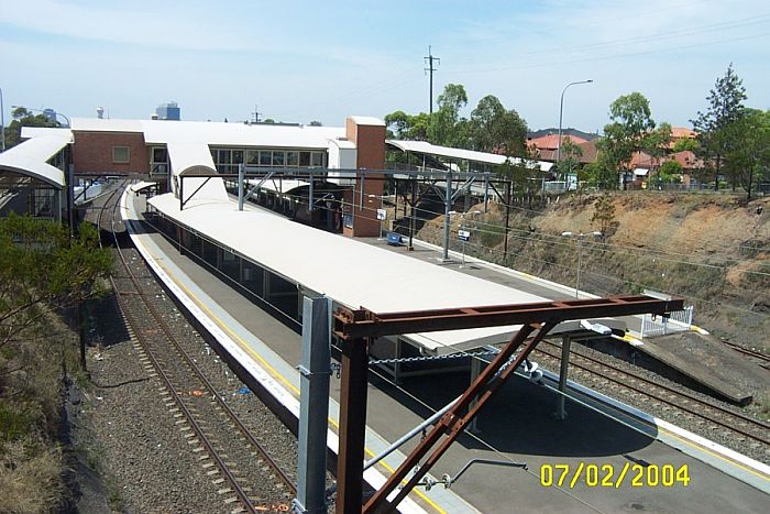 
The view looking towards Sydney along platforms 1 and 2.
