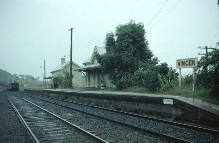 The view looking south along the station with a DEB set visible in the distance.