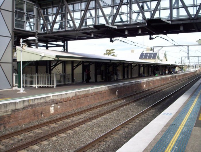 The covered waiting area on the Down platform at Wollongong. Viewed looking back towards Bomaderry.