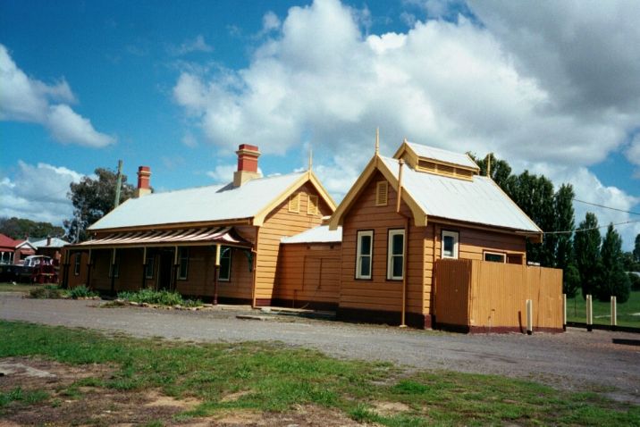 
The road-side view of Yass Station (and Railway Museum).
